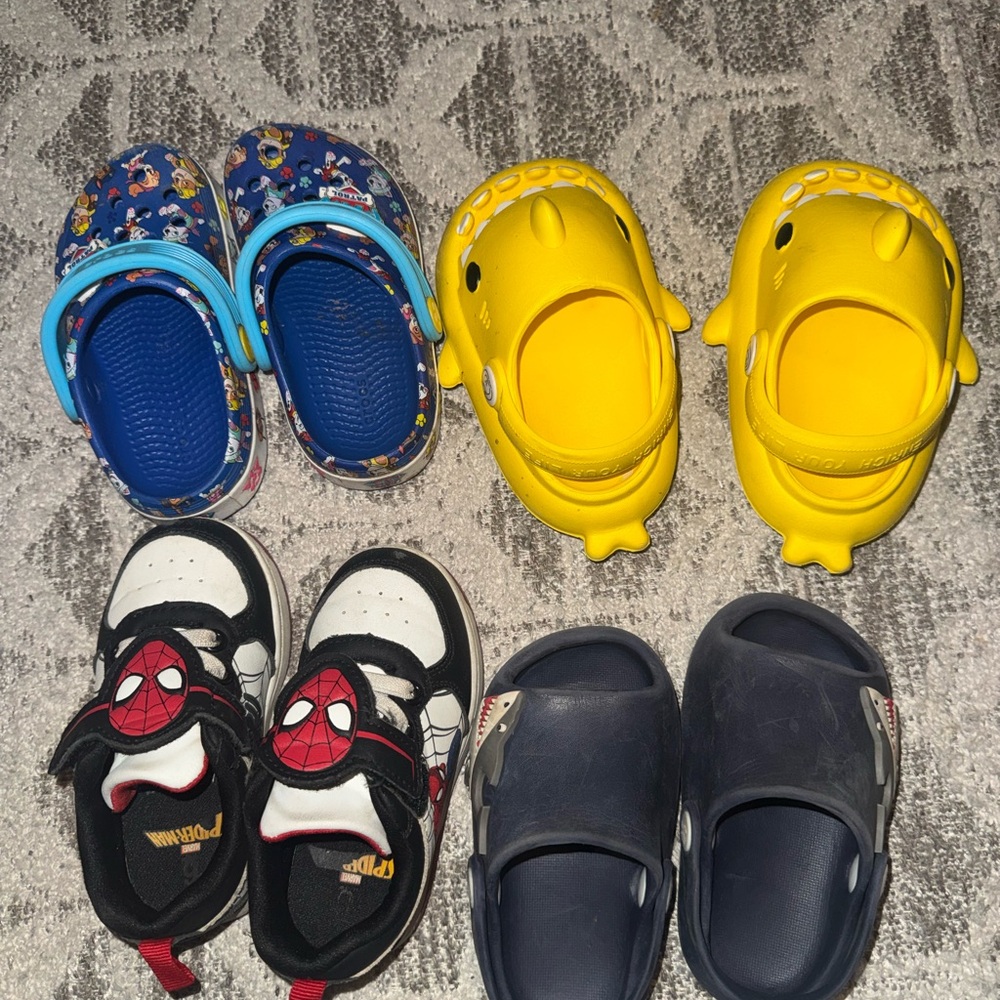 Toddler shoes size 6 and 7
